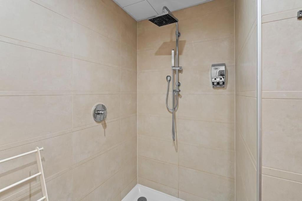 Fantastic In Samara Rdr458 Marbella